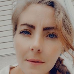 Meet your Posher, Connie